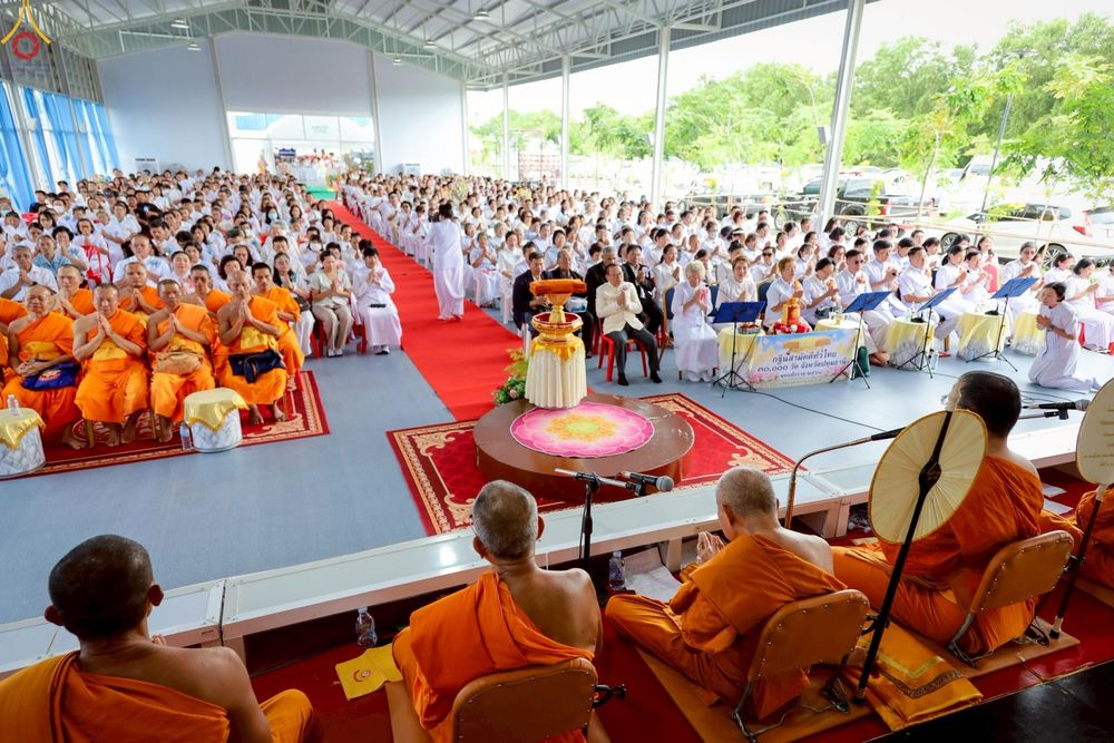 ภาพ No.272664:วันที่ 1 พฤศจิกายน พ.ศ. 2568 พิธีทอดกฐินสามัคคีทั่วไทย ณ วัดศรีวรรณวนาราม ต.คลองสาม อ.คลองหลวง จ.ปทุมธานี โดยคณะศิษยานุศิษย์ บูชาธรรม 81 ปี หลวงพ่อธัมมชโย