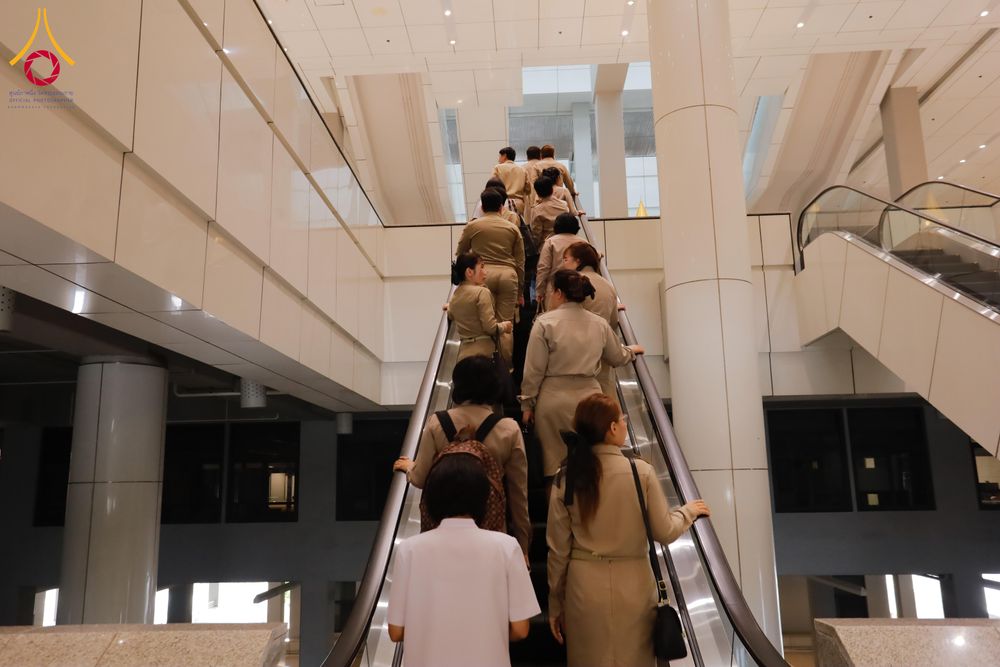 ภาพ No.311480:วันจันทร์ที่ 23 กุมภาพันธ์ พ.ศ. 2569 เปิดโลกทัศน์ผู้บริหารสถานศึกษายุคใหม่ เรียนรู้ต้นแบบการพัฒนาคนผ่านพลัง “บวร–V-Star” ผู้เข้ารับการพัฒนาตามโครงการ สพฐ. ศึกษาดูงานวัดพระธรรมกาย เสริมภาวะผู้นำคุณธรรมสู่การบริหารโรงเรียนอย่างยั่งยืน ณ อาคาร 100 ปี คุณยาย