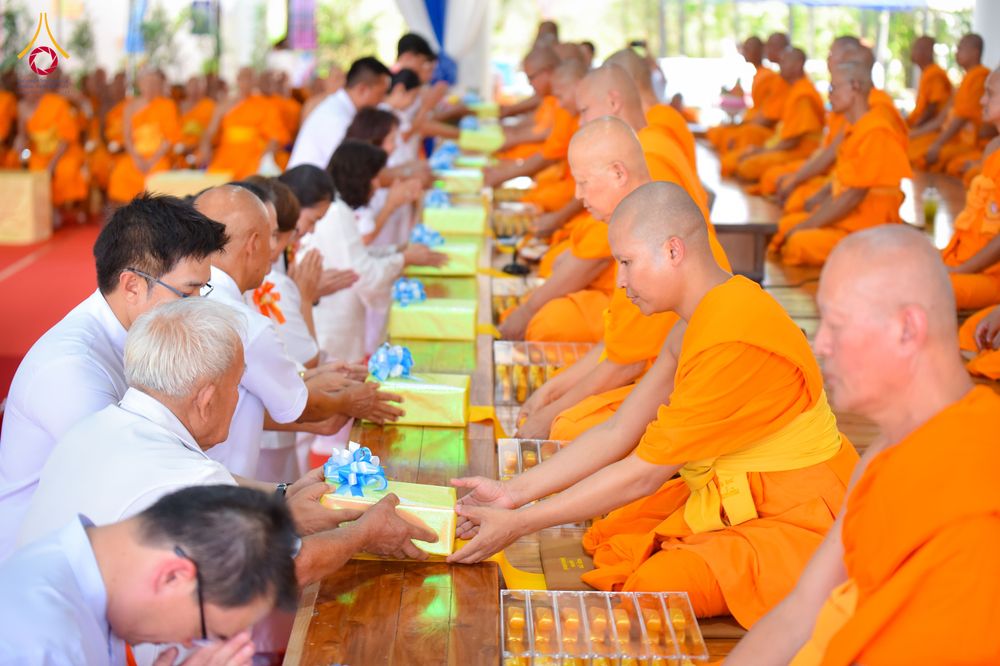 ภาพ No.327150:วันศุกร์ที่ 1 พฤษภาคม พ.ศ.2569 พิธีทอดผ้าป่า โปรยรัตนชาติ ตอกเสาเข็มมงคลต้นแรก สถาปนา “องค์พระเจดีย์เพื่อสร้างสันติภาพโลก” (แห่งแรกของภาคอีสาน) ณ ธุดงคสถานอำนาจเจริญ  อ.เมือง จ.อำนาจเจริญ