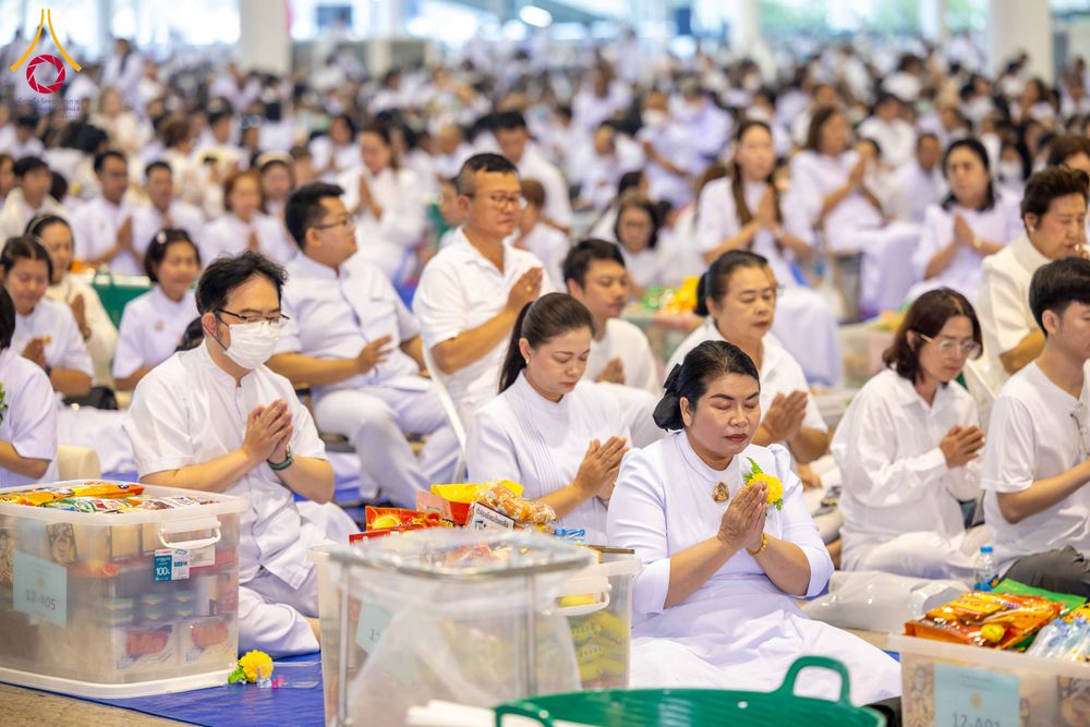 ภาพ No.308197:วันที่ 1  กุมภาพันธ์ พ.ศ. 2569 พิธีตักบาตรข้าวสารอาหารแห้ง ณ บ้านแก้วเรือนทองคุณยาย สภาธรรมกายสากล วัดพระธรรมกาย