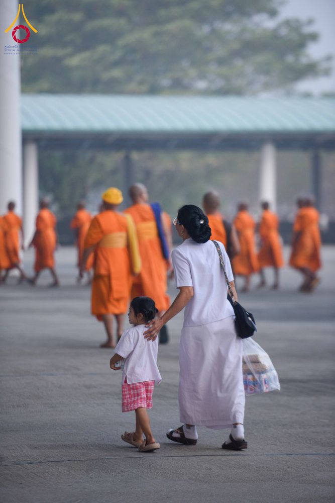 ภาพ No.308179:วันที่ 1  กุมภาพันธ์ พ.ศ. 2569 พิธีตักบาตรข้าวสารอาหารแห้ง ณ บ้านแก้วเรือนทองคุณยาย สภาธรรมกายสากล วัดพระธรรมกาย