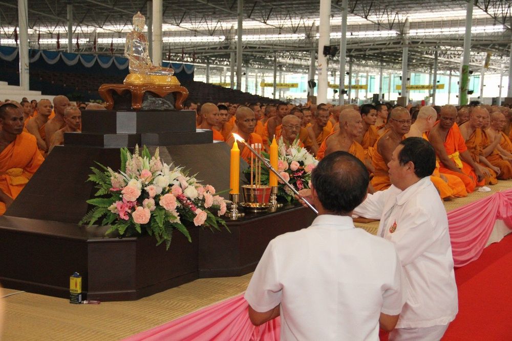 ภาพ No.4759:พิธีเจริญพระพุทธมนต์เพื่อถวายเป็นพระราชกุศลแด่พระบาทสมเด็จพระเจ้าอยู่หัว ณ วัดพระธรรมกาย