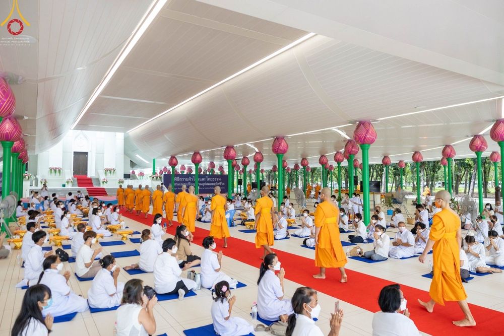 ภาพ No.46460:ประมวลภาพพิธีอุปสมบทอุทิศชีวิตสามเณรเปรียญธรรม 17 รูป ในวันวิสาขบูชา พ.ศ.  2565