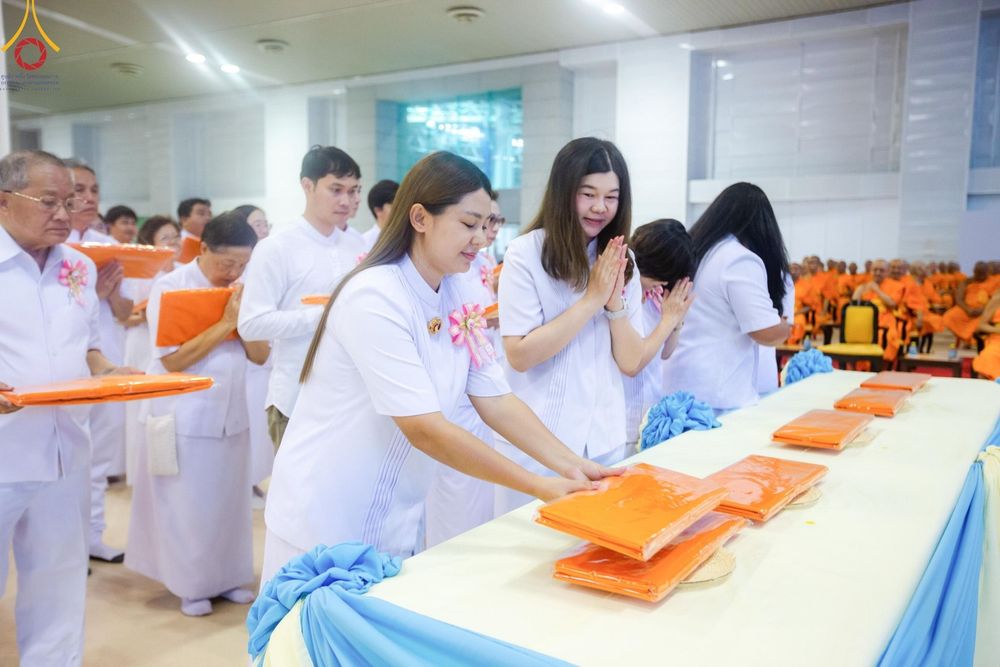 ภาพ No.154652:พิธีทอดผ้าป่าสมทบกฐินวัดพระธรรมกาย และสมทบกฐิน 30,000 วัดทั่วไทย ครั้งที่ 2 ณ สภาธรรมกายสากล วัดพระธรรมกาย วันอังคารที่ 17 กันยายน พ.ศ. 2567