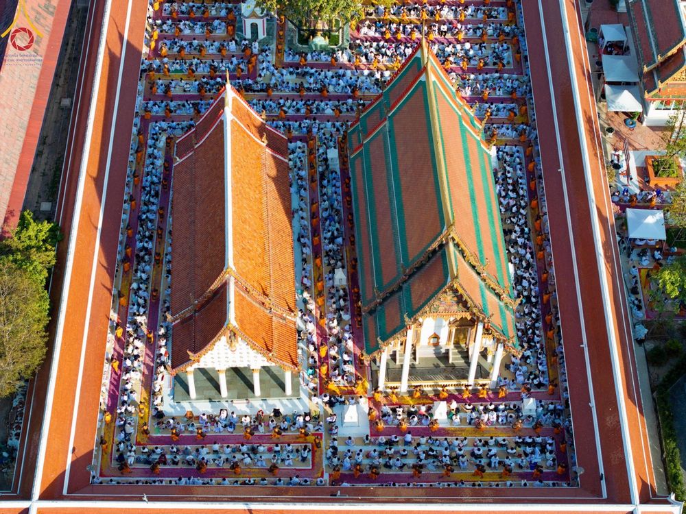 ภาพ No.193411:พิธีต้อนรับพระธรรมยาตรา ณ อนุสรณ์สถาน สถานที่เกิดในเพศสมณะ วัดสองพี่น้อง อำเภอสองพี่น้อง จังหวัดสุพรรณบุรี ในโครงการธรรมยาตรา กตัญญูบูชา มหาปูชนียาจารย์ พระมงคลเทพมุนี(สด จนฺทสโร) พระผู้ปราบมาร อนุสรณ์สถาน 7 แห่ง ปีที่ 13 วันที่ 11 มกราคม พ.ศ. 2568