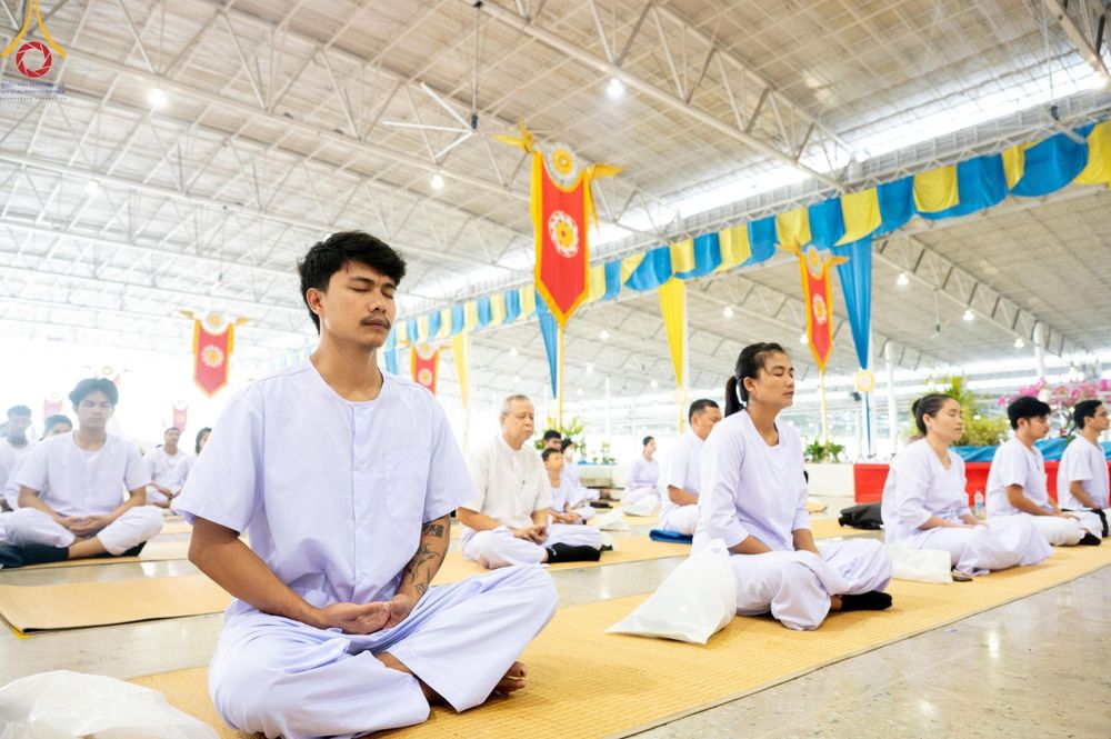 ภาพ No.206008:พิธีตักบาตร และ พิธีบูชาข้าวพระ ในวันอาทิตย์ต้นเดือน 2 กุมภาพันธ์ พ.ศ. 2568 ณ สภาธรรมกายสากล วัดพระธรรมกาย
