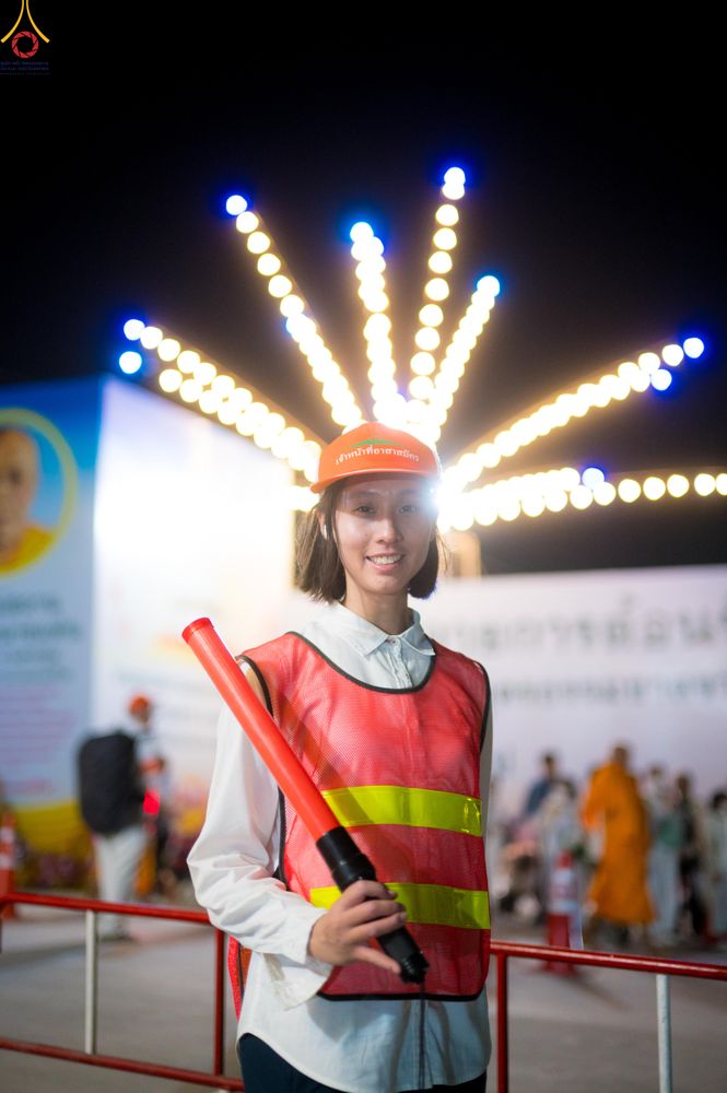 ภาพ No.300700:ภาพเบื้องหลังอาสาสมัครรวมใจ ชุดที่ 3 ในโครงการธรรมยาตรา กตัญญูบูชา มหาปูชนียาจารย์ พระมงคลเทพมุนี(สด จนฺทสโร) พระผู้ปราบมาร อนุสรณ์สถาน 7 แห่ง ปีที่ 14