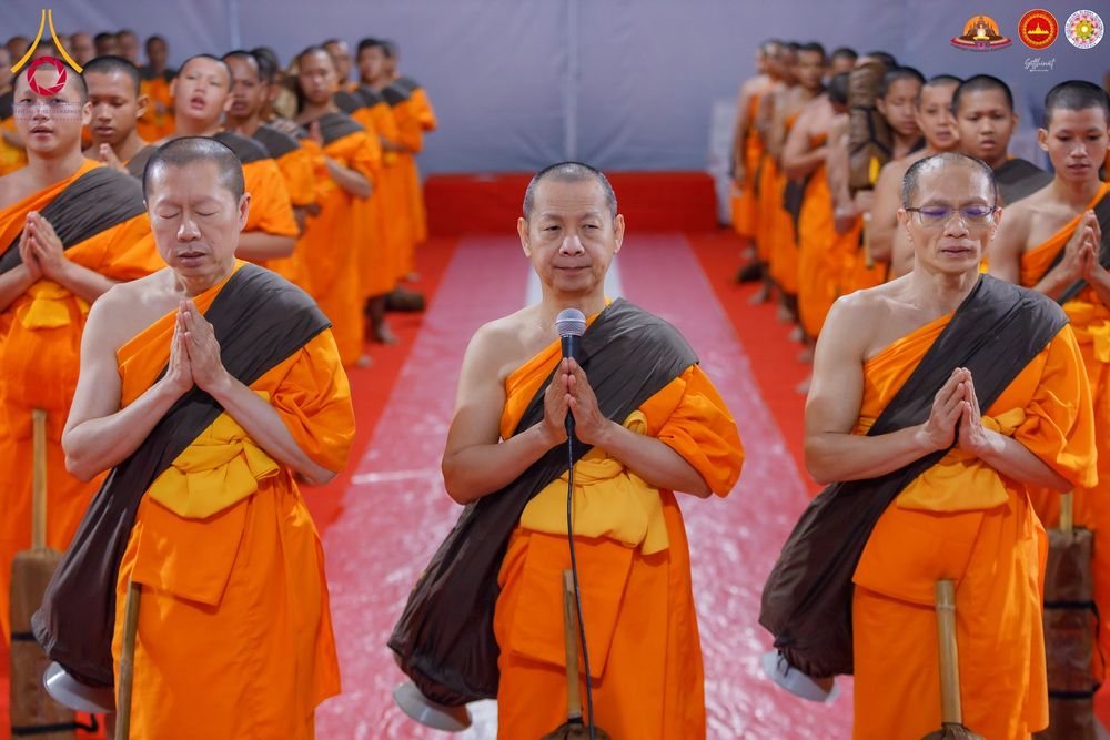 ภาพ No.280033:วันที่ 31 ธันวาคม พ.ศ. 2568 เดินธรรมยาตราที่บรมพุทธโธ อินโดนีเซีย