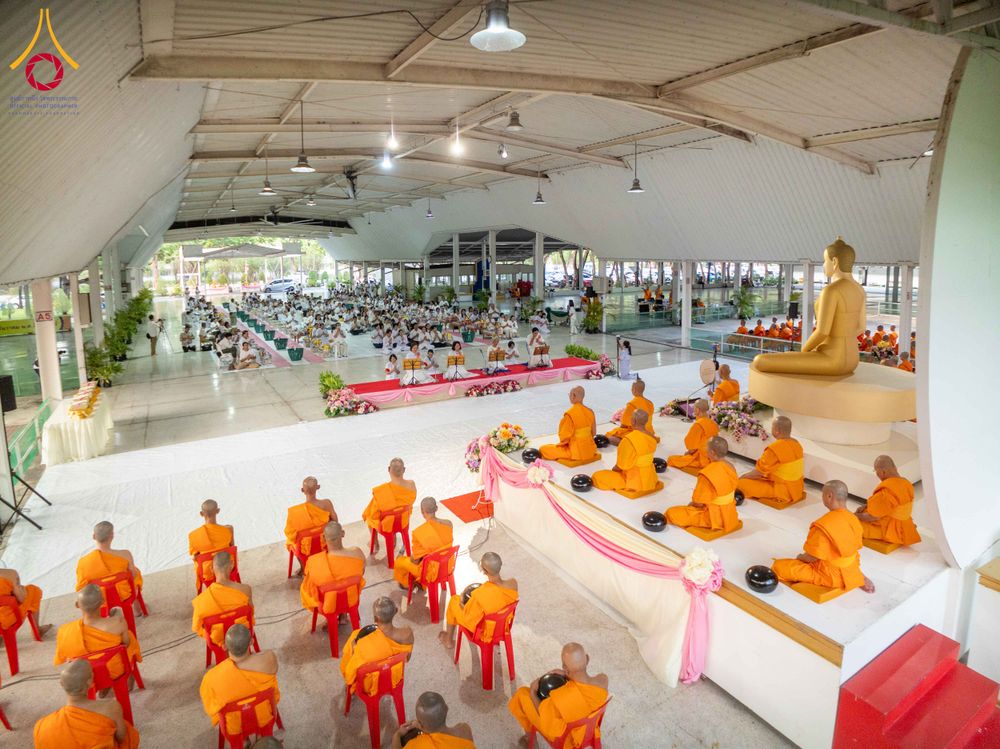 ภาพ No.322899:วันอาทิตย์ที่ 19 เมษายน พ.ศ. 2569 ตักบาตรฉลองพระใหม่ โครงการบรรพชาและอุปสมบทหมู่ รุ่นบูชาธรรม 82 ปี หลวงพ่อธัมมชโย ณ อาคารโถงช้าง สำนักงานใหญ่