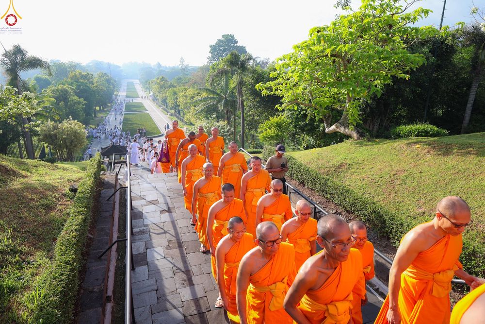 ภาพ No.330027:วันที่ 27-29 พฤษภาคม พ.ศ.2569 MBMI Tangerang (Majelis Agama Buddha Mahanikaya) ได้มีการเตรียมงานเพื่อจัดงานวิสาขบูชานานาชาติ  ชึ่งในงานจะมีการจุดประทีปโคมลาน โคมลอย กว่า 20,000 ดวง  เพื่อน้อมถวายเป็นพุทธบูชา และเพื่อเป็นการกระชับสัมพันธมิตรภาพ