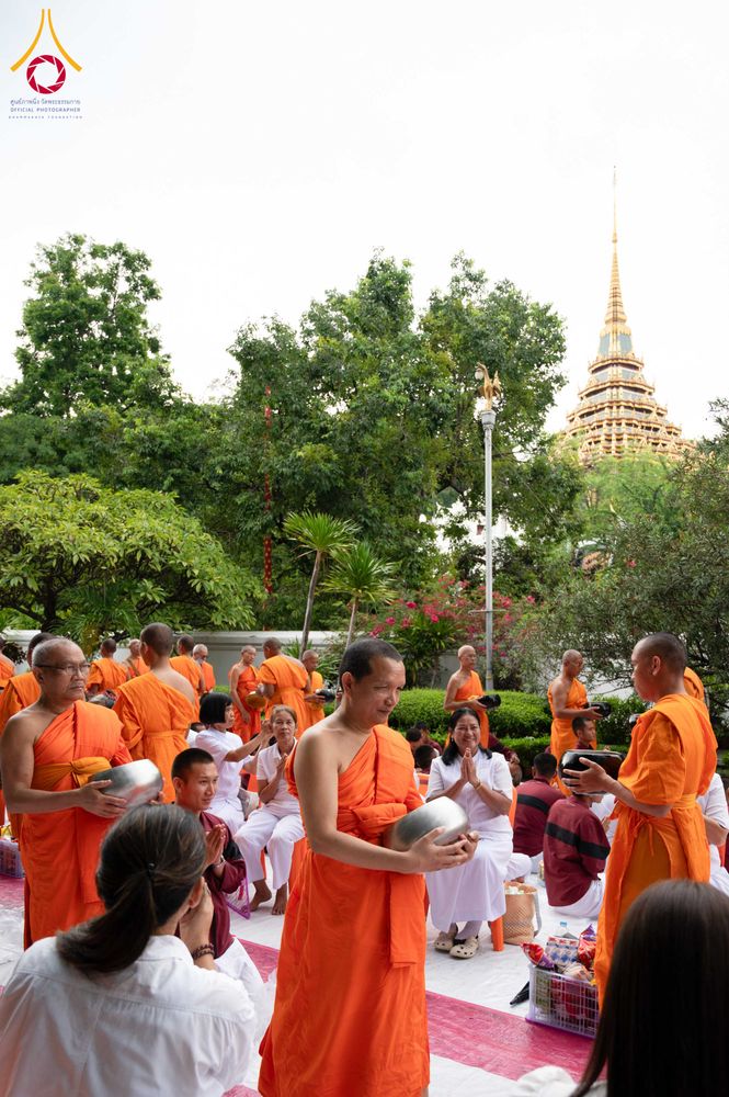 ภาพ No.351511:วันที่ 22 กันยายน พ.ศ. 2569  พิธีตักบาตรสามเณรธรรมทายาท โครงการบรรพชาพัฒนาคุณธรรม จริยธรรม  สำหรับนักเรียนนายสิบตำรวจ (นสต.) รุ่นที่ 16 ศูนย์ฝึกอบรมตำรวจภูธรภาค 1  ณ วัดพระพุทธบาทราชวรมหาวิหาร