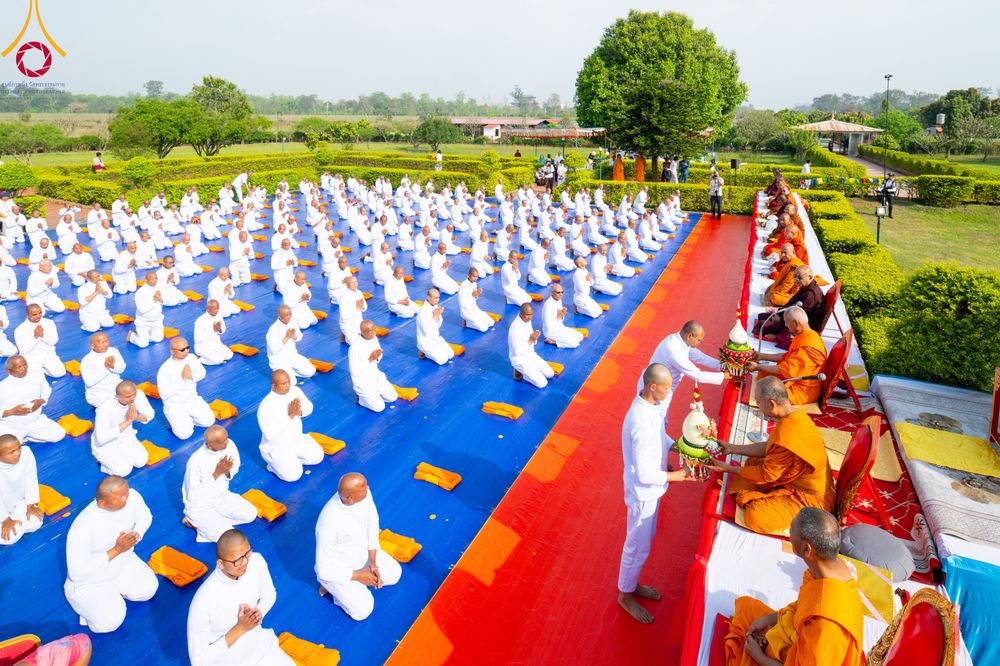 ภาพ No.314100:วันจันทร์ที่ 16 มีนาคม พ.ศ. 2569 พิธีเวียนเทียนประทักษิณ และพิธีบรรพชาสามเณร 500 รูป ณ วิหารมายาเทวี ประเทศเนปาล