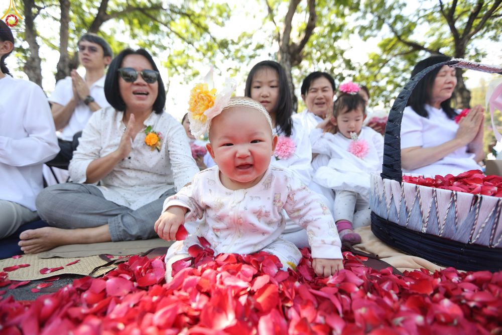 ภาพ No.304022:วันที่ 25 มกราคม พ.ศ. 2569 พิธีต้อนรับพระธรรมยาตรา  รร.สามัคคีราษฏร์บำรุง-วัดพระธรรมกาย ในโครงการธรรมยาตรา กตัญญูบูชา มหาปูชนียาจารย์ พระมงคลเทพมุนี(สด จนฺทสโร) พระผู้ปราบมาร อนุสรณ์สถาน 7 แห่ง ปีที่ 14