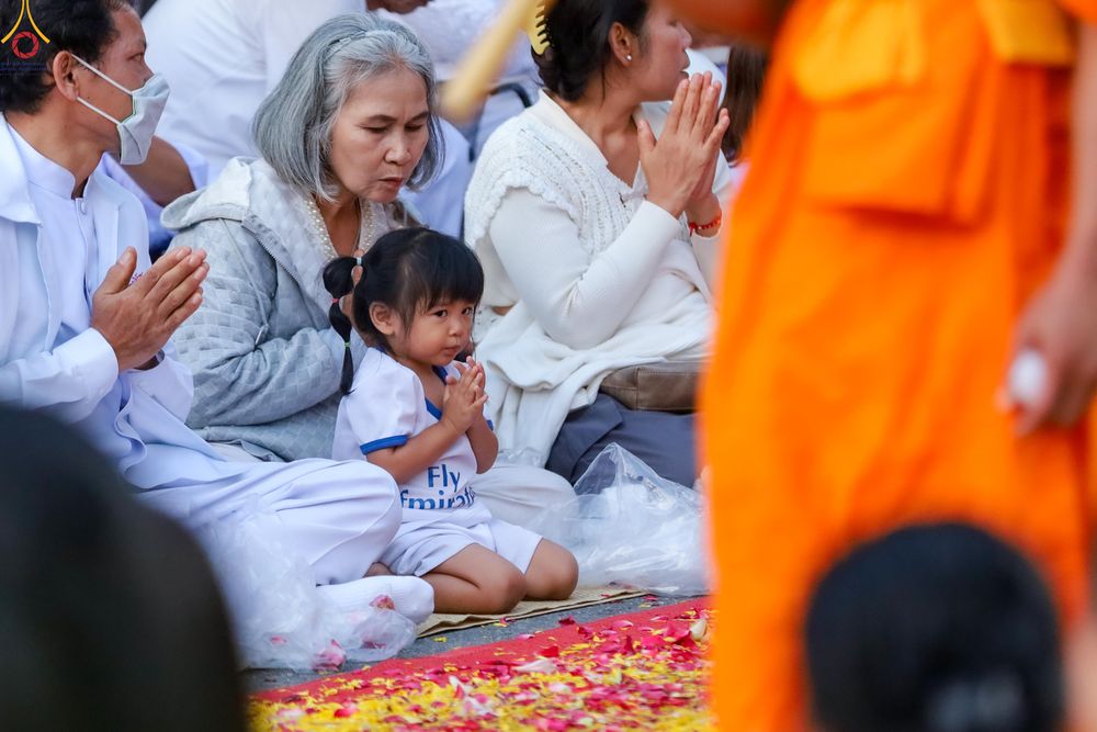 ภาพ No.287868:วันที่ 3 มกราคม พ.ศ. 2569 พิธีต้อนรับพระธรรมยาตรา ครั้งที่ 2 (ภาพชุดที่ 2) ในโครงการธรรมยาตรา กตัญญูบูชา มหาปูชนียาจารย์ พระมงคลเทพมุนี(สด จนฺทสโร) พระผู้ปราบมาร อนุสรณ์สถาน 7 แห่ง ปีที่ 14 ณ อนุสรณ์สถานมหาวิหารพระมงคลเทพมุนี (โลตัสแลนด์) อ.สองพี่น้อง จ.