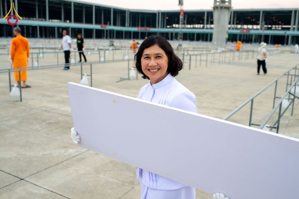 ภาพ No.326292:วันที่ 26 -27 เมษาบน พ.ศ.2569 การเก็บงานแผ่นหน้าโต๊ะที่ลานธรรม งานถวายมหาสังฆทาน 40,000 กว่าวัดทั่วประเทศ ณ ลานธรรม วัดพระธรรมกาย