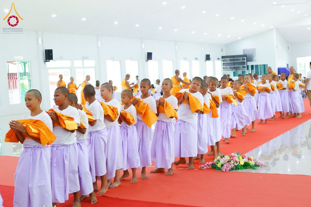 ภาพ No.319670:วันเสาร์ที่ 4 เมษายน พ.ศ.2569 พิธีขอขมา มอบผ้าไตร บรรพชาสามเณร ศูนย์อบรมเยาวชนนครปฐม