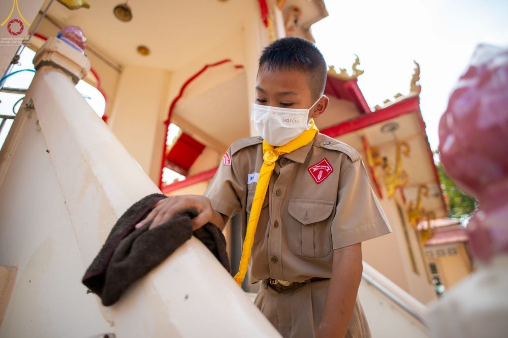 ภาพ No.72757:พระธรรมยาตรา ปฏิบัติศาสนกิจทำนุบำรุงศาสนสถาน, สวดธรรมจักร ,ปฏิบัติธรรม ร่วมกับชุมชน,นักเรียนเด็กดีวีสตาร์ ในโครงการธรรมยาตรากตัญญูบูชา มหาปูชนียาจารย์ พระมงคลเทพมุนี(สด จนฺทสโร) พระผู้ปราบมาร อนุสรณ์สถาน 7 แห่ง ปีที่ 11 ณ วัดโบสถ์(บน) อ.บางกรวย จ.นนทบุรี