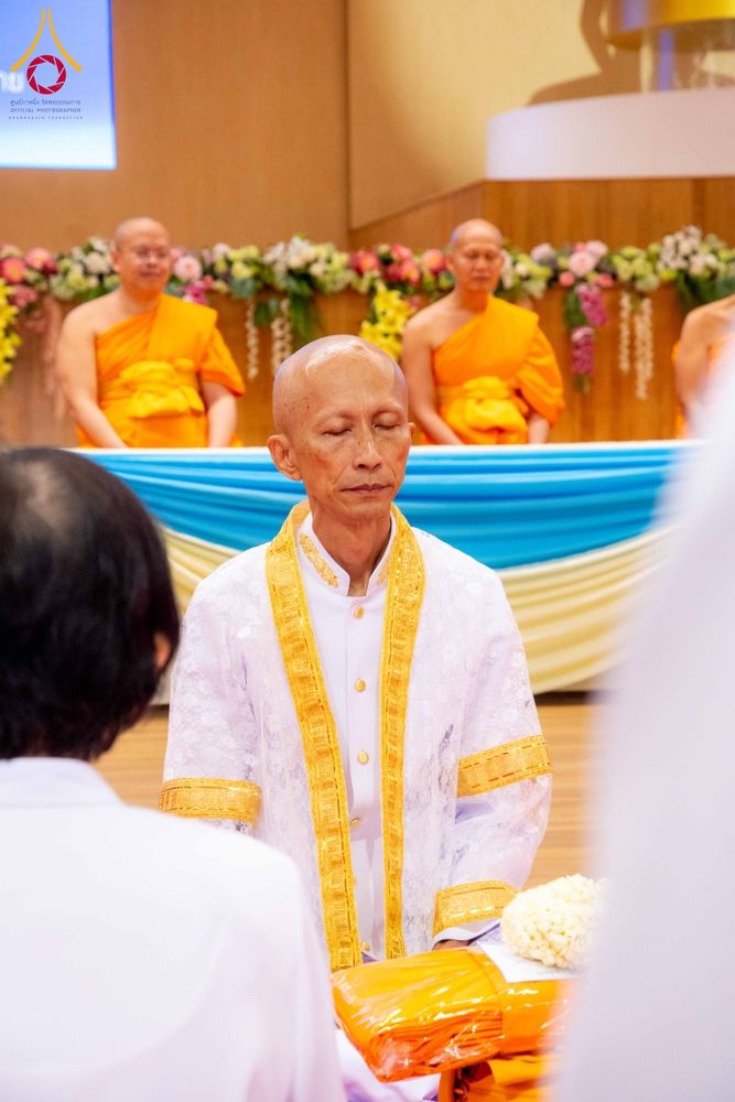 ภาพ No.330666:วันอาทิตย์ที่ 31 พฤษภาคม พ.ศ.2569 พิธีขอขมาผู้ปกครอง อุบาสกอุปสมบทอุทิศชีวิต 11 ท่าน  ณ ห้องแก้วสารพัดนึก 2 วัดพระธรรมกาย จังหวัดปทุมธานี