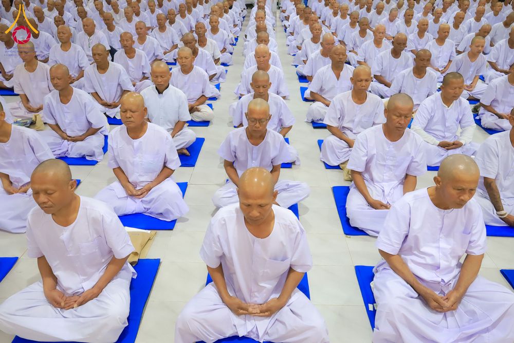 ภาพ No.285619:วันที่ 26-30  พฤศจิกายน พ.ศ. 2568  กิจกรรมสวดมนต์ นั่งสมาธิ ฟังธรรม ของนาคธรรมทายาท ในโครงการบวชบูชาธรรมมหาปูชนียาจารย์  ณ ศูนย์ปฏิบัติธรรมบุรีรัมย์ จ.บุรีรัมย์