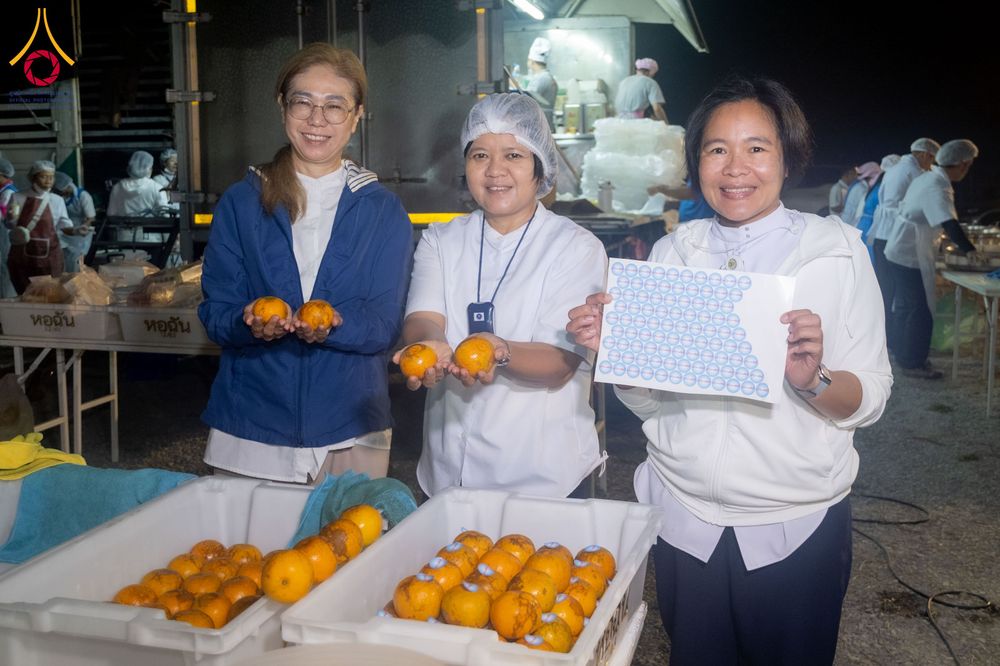 ภาพ No.297815:วันที่ 19 มกราคม พ.ศ. 2569 พิธีถวายภัตตาหารเป็นสังฆทาน แด่พระธรรมยาตรา ณ อนุสรณ์สถานบางปลา วัดบางปลา อำเภอบางเลน จังหวัดนครปฐม ในโครงการธรรมยาตรา กตัญญูบูชา มหาปูชนียาจารย์ พระมงคลเทพมุนี(สด จนฺทสโร) พระผู้ปราบมาร อนุสรณ์สถาน 7 แห่ง ปีที่ 14