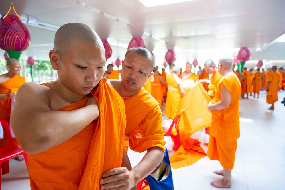 ภาพ No.321377:วันเสาร์ที่ 11 เมษายน พ.ศ.2569 พิธีขอบรรพชา พิธีขอสรณคมณ์และศีล, พิธีถวายบาตร พิธีอุปสมบท โครงการอุปสมบทหมู่ บูชาธรรมหลวงพ่อธัมมชโย พ.ศ.2569 โครงการอุปสมบทหมู่ธรรมทายาท ระดับอุดมศึกษา รุ่น 53 (ภาคฤดูร้อน) ณ วัดพระธรรมกาย ปทุมธานี