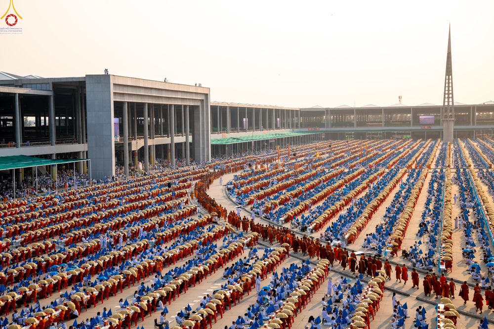 ภาพ No.323956:วันที่ 22 เมษายน พ.ศ.2569 (วันคุ้มครองโลก) พิธีถวายมหาสังฆทาน 40,000 กว่าวัดทั่วประเทศ ณ ลานธรรม พระมหาธรรมกายเจดีย์ วัดพระธรรมกาย