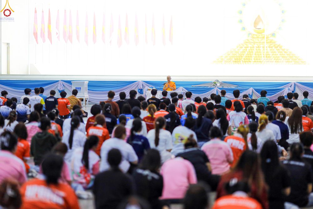 ภาพ No.325511:วันที่ 21-22 เมษายน พ.ศ.2569 การอบรมจิตอาสาเพื่อจัดเตรียมภัตตาหาร และจัดงานถวายมหาสังฆทานแด่ คณะสงฆ์ 40,000 กว่าวัดทั่วประเทศ ณ วัดพระธรรมกาย