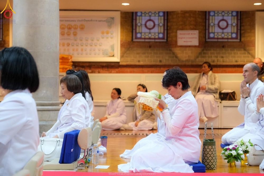 ภาพ No.159907:พิธีบูชาข้าวพระ วันอาทิตย์ต้นเดือน ณ วัดพระธรรมกายลอนดอน วันที่ 6 ตุลาคม พ.ศ. 2567