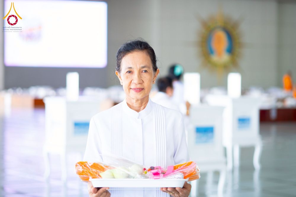 ภาพ No.262669:วันที่ 18,25 ตุลาคม พ.ศ. 2568 พิธีถวายภัตตาหารเมนูสวรรค์ เพื่อการบรรลุธรรม ณ หอฉันคุณยายอาจารย์ฯ วัดพระธรรมกาย
