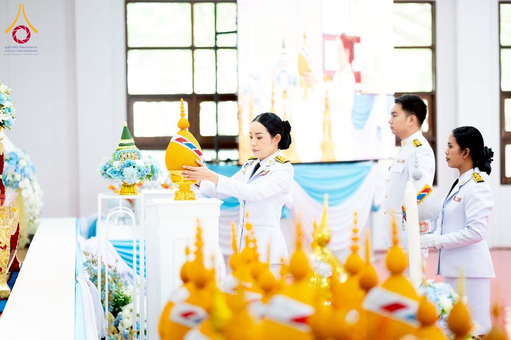 ภาพ No.237718:พิธีถวายเครื่องราชสักการะและวางพานพุ่ม และพิธีจุดเทียนถวายพระพรชัยมงคล เนื่องในโอกาสวันเฉลิมพระชนมพรรษา สมเด็จพระนางเจ้าสิริกิติ์ พระบรมราชินีนาถ พระบรมราชชนนีพันปีหลวง วันอังคารที่ 12 สิงหาคม พ.ศ. 2568  ณ อาคารปลูกศรัทธา 2 วัดพระธรรมกาย