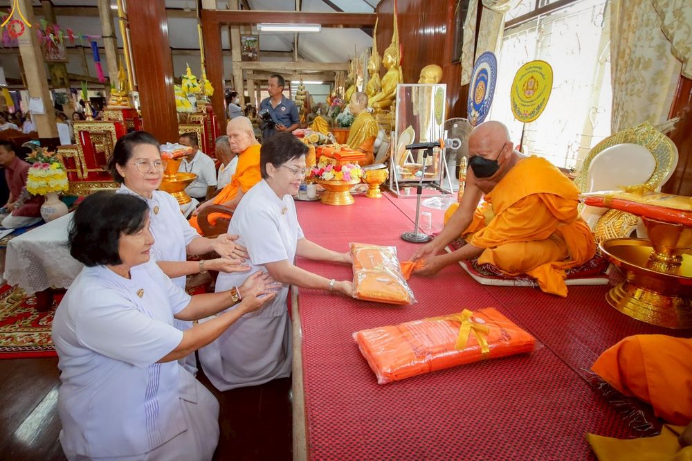 ภาพ No.251949:วันที่ 10 ตุลาคม พ.ศ. 2568 พิธีทอดกฐินสามัคคีทั่วไทย 30,000 วัด โดยคณะศิษยานุศิษย์ บูชาธรรม 81 ปี หลวงพ่อธัมมชโย  ร่วมกับ มหาวิทยาลัยนเรศวร  ณ วัดศรีรัตนาราม(จูงนาง) ต.ท่าทอง อ.เมือง จ.พิษณุโลก