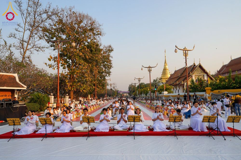ภาพ No.208642:ตักบาตรพระ 1,743 รูป ครบรอบ 743 ปี นครน่าน ถวายเป็นพุทธบูชา น้อมบุญกุศลอุทิศให้บรรพบุรุษ วันอาทิตย์ ที่ 16 กุมภาพันธ์ พ.ศ. 2568 ณ ถนนคนเดินข่วงเมืองน่าน ต.ในเวียง อ.เมือง จ.น่าน