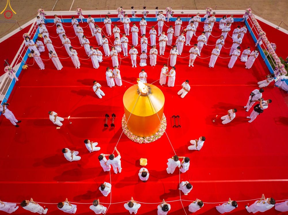 ภาพ No.90485:พิธีปฏิบัติธรรม และพิธีจุดเทียนใจ ไฟนิรันดร์ อนันตชัย วันอาทิตย์ที่ 15 ตุลาคม พ.ศ. 2566 ณ สภาธรรมกายสากล วัดพระธรรมกาย