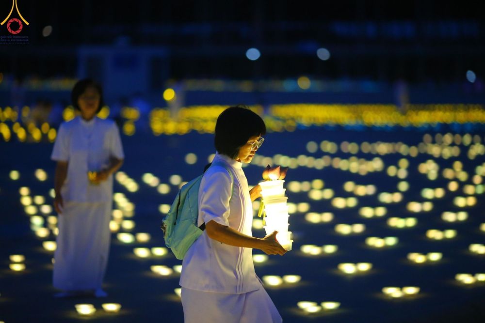 ภาพ No.154800:พิธีจุดประทีป, พิธีฉลองชัยสวดมนต์บทธัมมจักกัปปวัตนสูตร ณ มหารัตนวิหารคด วัดพระธรรมกาย วันอังคารที่ 17 กันยายน พ.ศ. 2567