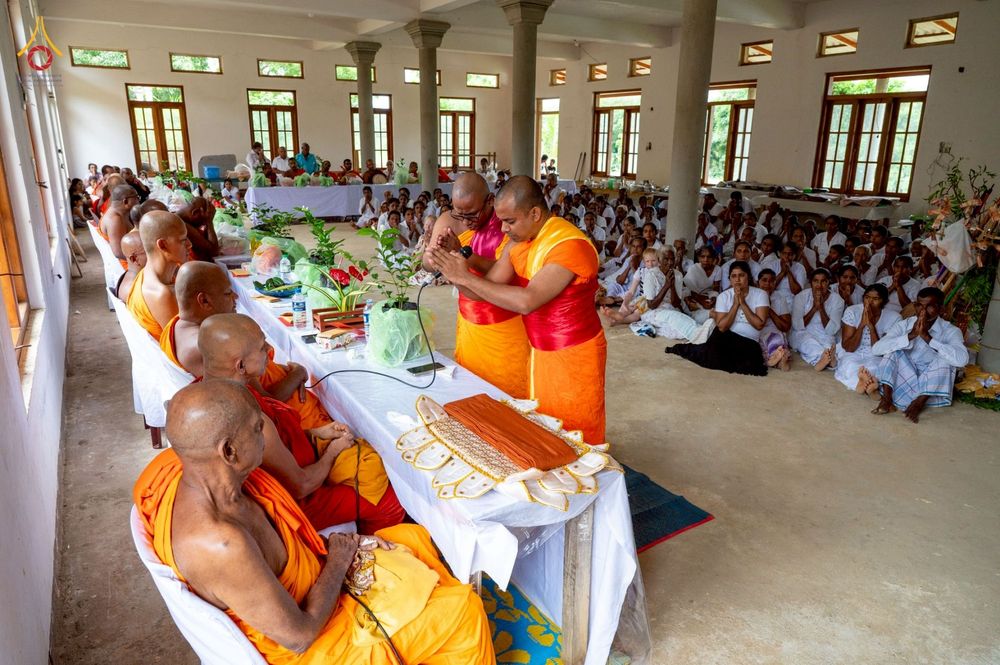 ภาพ No.262987:วันที่ 22 ตุลาคม พ.ศ. 2568 พิธีทอดกฐินสมทบ วัดกัลยาณมิตรต่างประเทศ  บูชาธรรม 81 ปี หลวงพ่อธัมมชโย ณ วัดโกฮอน ราชมหาวิหารายา และวัดศรีสุธรรมมารามายา   เมืองมาตะเล ประเทศศรีลังกา 