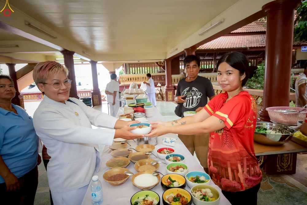 ภาพ No.255323:วันที่ 12 ตุลาคม พ.ศ. 2568 พิธีทอดกฐินสามัคคีทั่วไทย 30,000 วัด โดยคณะศิษยานุศิษย์ บูชาธรรม 81 ปี หลวงพ่อธัมมชโย ณ วัดราชคีรีหิรัญญาราม ต.วังทอง อ.วังทอง จ.พิษณุโลก