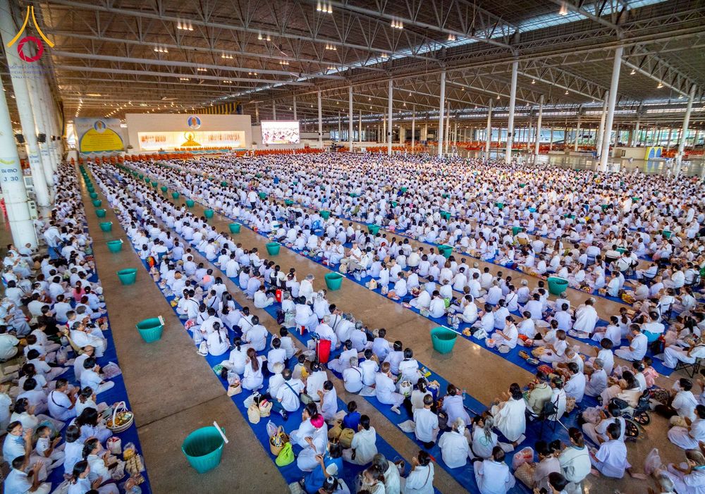 ภาพ No.276983:วันอาทิตย์ที่ 7 ธันวาคม พ.ศ. 2568 พิธีตักบาตรอาทิตย์ต้นเดือน ณ บ้านแก้วเรือนทองคุณยายฯ วัดพระธรรมกาย