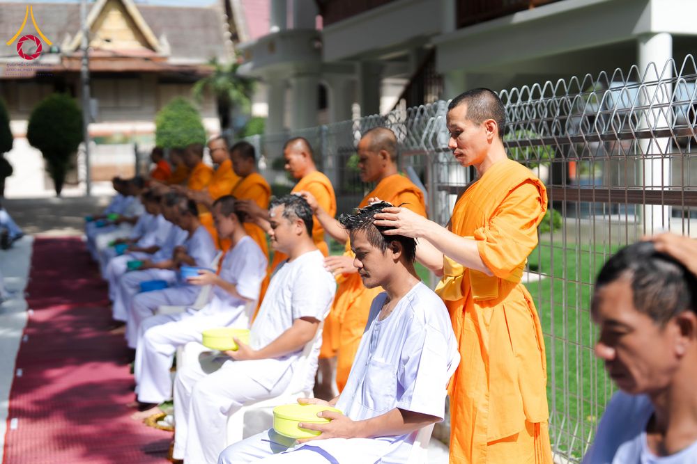 ภาพ No.341244:วันอาทิตย์ที่ 26 กรกฎาคม พ.ศ. 2569 ​โครงการอุปสมบทหมู่บูชาธรรมมหาปูชนียาจารย์ รุ่นที่ ๑ วัดกลางธนรินทร์ ต.บ้านแป้ง อ.พรหมบุรี จ.สิงห์บุรี