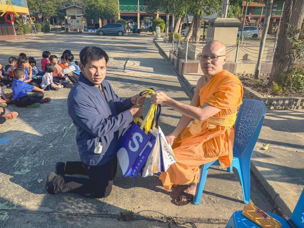 ภาพ No.195829:พิธีทอดผ้าป่าทำนุบำรุงศาสนสถาน ณ วัดตรีพาราสีมาเขต ต.สามเมือง อ.ลาดบัวหลวง จ.พระนครศรีอยุธยา ในโครงการธรรมยาตรา กตัญญูบูชา มหาปูชนียาจารย์ พระมงคลเทพมุนี(สด จนฺทสโร) พระผู้ปราบมาร อนุสรณ์สถาน 7 แห่ง ปีที่ 13 วันที่ 13 มกราคม พ.ศ. 2568
