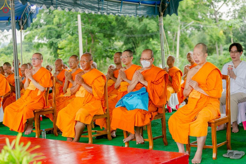 ภาพ No.246922:วันอาทิตย์ที่ 14 กันยายน พ.ศ. 2568 พิธีทอดผ้าป่า ซื้อดิน ปรับพื้นที่ลานธรรม  และพิธีกลั่นแผ่นดิน โปรยทราย สถาปนาองค์พระเจดีย์ เพื่อสร้างสันติภาพโลก  ณ ศูนย์ปฏิบัติธรรมสระบุรี อ.พระพุทธบาท จ.สระบุรี