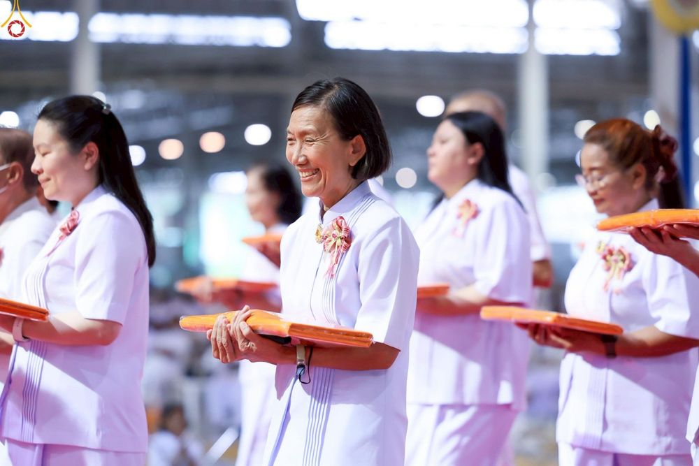 ภาพ No.243995:วันอาทิตย์ที่ 7 กันยายน พ.ศ. 2568 พิธีทอดผ้าป่าสมทบกฐินวัดพระธรรมกาย และสมทบกฐิน 30,000 วัดทั่วไทย ครั้งที่ 2 ณ ห้องแก้วสารพัดนึก 1 วัดพระธรรมกาย