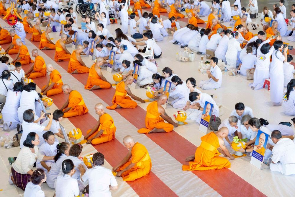 ภาพ No.277796:วันเสาร์ที่ 6 ธันวาคม พ.ศ. 2568 พิธีบรรพชาอุปสมบทและพิธีถวายบาตร โครงการอุปสมบทบูชาธรรมมหาปูชนียาจารย์ ประจำปี พ.ศ.2568 โครงการบวชพระนานาชาติ AEC และ WAB รุ่น CEO (นักบริหาร) รุ่นที่ 5 ณ มหาธรรมกายเจดีย์ วัดพระธรรมกาย