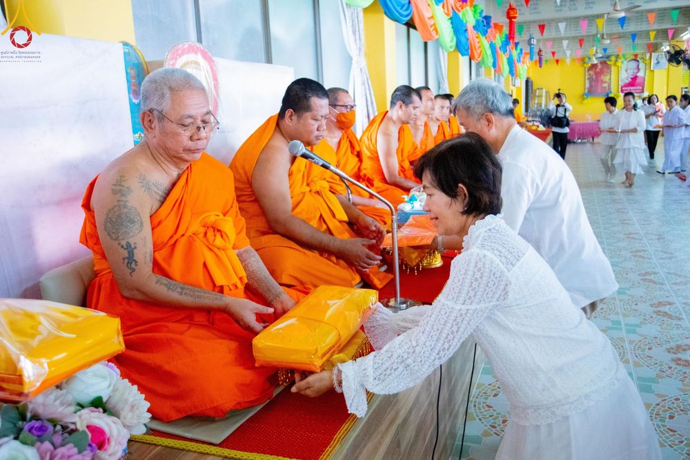 ภาพ No.192199:พิธีทอดผ้าป่าทำนุบำรุงศาสนสถาน ณ วัดนราภิรมย์ ตำบลนราภิรมย์ อำเภอบางเลน จังหวัดนครปฐม ในโครงการธรรมยาตรา กตัญญูบูชา มหาปูชนียาจารย์ พระมงคลเทพมุนี(สด จนฺทสโร) พระผู้ปราบมาร อนุสรณ์สถาน 7 แห่ง ปีที่ 13 วันที่ 9 มกราคม พ.ศ. 2568