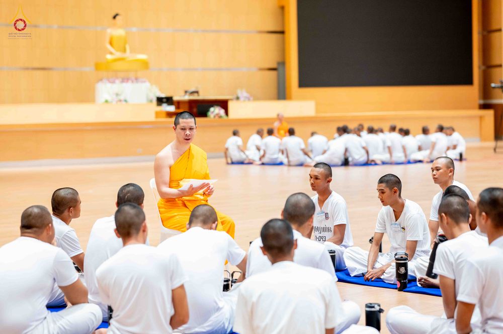 ภาพ No.341066:วันที่ 26 กรกฎาคม พ.ศ. 2569 โครงการพัฒนาคุณธรรม จริยธรรม สำหรับนักเรียนนายสิบตำรวจ (นสต.) รุ่นที่ 17 ศูนย์ฝึกอบรมตำรวจภูธรภาค 1 ได้จัดกิจกรรม ตักบาตรเพื่อน้อมอุทิศถวายเพื่อเป็นพระราชกุศลฯ  และปฏิบัติธรรม ติวธรรมมะ ณ ศูนย์ปฏิบัติธรรมเวิล์ดพีช วัลเล่ย์ (Wo