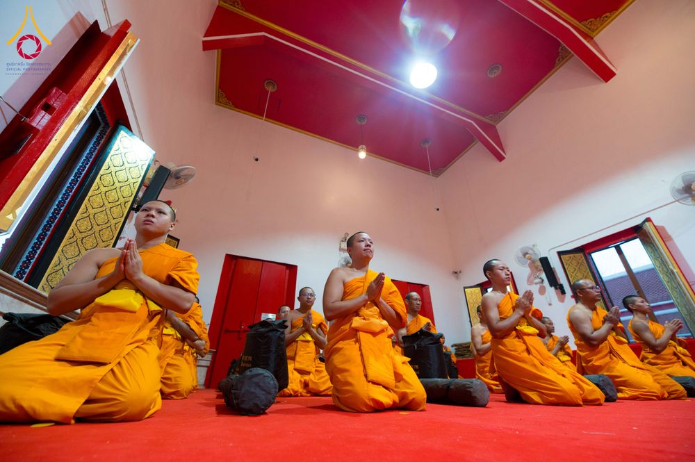 ภาพ No.294581:วันอาทิตย์ที่ 14 ธันวาคม พ.ศ.2568 พระธรรมยาตราปฏิบัติธรรมและถ่ายภาพหมู่ประวัติศาสตร์ ณ วัดสองพี่น้อง ต.ต้นตาล อ.สองพี่น้อง จ.สุพรรณบุรี ในโครงการธรรมยาตรา กตัญญูบูชา มหาปูชนียาจารย์ พระมงคลเทพมุนี(สด จนฺทสโร) พระผู้ปราบมาร อนุสรณ์สถาน 7 แห่ง ปีที่ 14