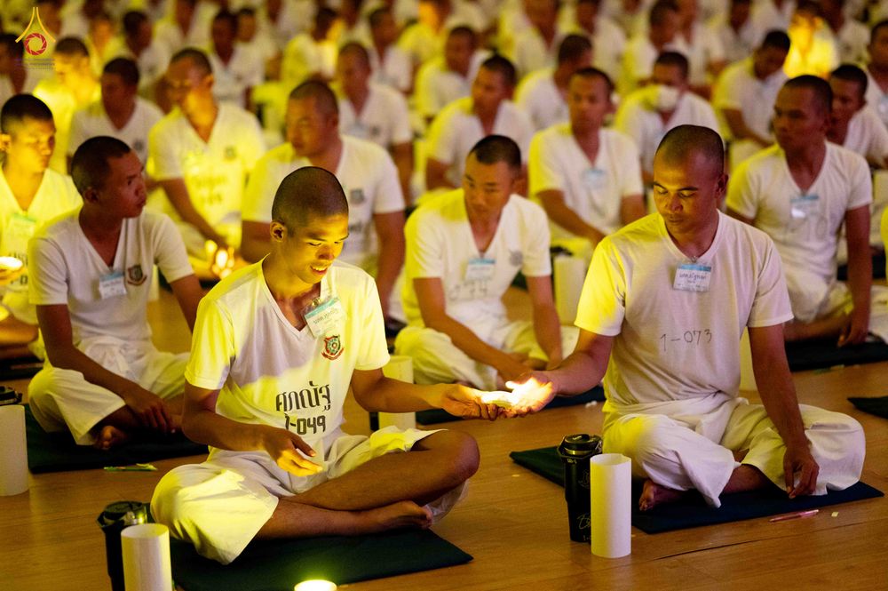 ภาพ No.341552:วันที่ 26 กรกฎาคม พ.ศ. 2569 โครงการพัฒนาคุณธรรม จริยธรรม สำหรับนักเรียนนายสิบตำรวจ (นสต.) รุ่นที่ 17 ศูนย์ฝึกอบรมตำรวจภูธรภาค 1 ได้จัดกิจกรรม  จุดเทียนรวมใจและปฏิบัติธรรมเจริญสมาธิภาวนา เพื่อน้อมอุทิศถวายเป็นพระราชกุศลฯ ณ ศูนย์ปฏิบัติธรรมเวิล์ดพีช วัลเล่