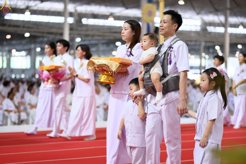 ภาพ No.318479:วันอาทิตย์ต้นเดือนที่ 5 เมษายน พ.ศ.2569 พิธีทอดผ้าป่าสมทบมหาสังฆทาน 40,000 กว่าวัดทั่วประเทศ ณ สภาธรรมกายสากล วัดพระธรรมกาย