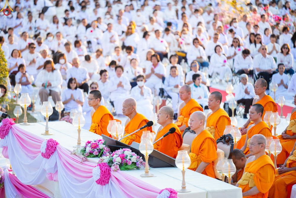 ภาพ No.293938:วันที่ 14 มกราคม พ.ศ. 2569 พิธีจุดประทีปถวายเป็นพุทธบูชา และบูชาธรรมมหาปูชนียาจารย์  ณ วัดสองพี่น้อง ต.ต้นตาล อ.สองพี่น้อง จ.สุพรรณบุรี ในโครงการธรรมยาตรา กตัญญูบูชา มหาปูชนียาจารย์ พระมงคลเทพมุนี(สด จนฺทสโร) พระผู้ปราบมาร อนุสรณ์สถาน 7 แห่ง ปีที่ 14