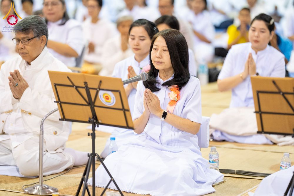 ภาพ No.279061:วันที่ 2 มกราคม พ.ศ.2569 พิธีถวายภัตตาหารเป็นสังฆทาน แด่พระธรรมยาตรา ณ วัดพระธรรมกาย ปทุมธานี ในโครงการธรรมยาตรา กตัญญูบูชา มหาปูชนียาจารย์ พระมงคลเทพมุนี(สด จนฺทสโร) พระผู้ปราบมาร อนุสรณ์สถาน 7 แห่ง ปีที่ 14