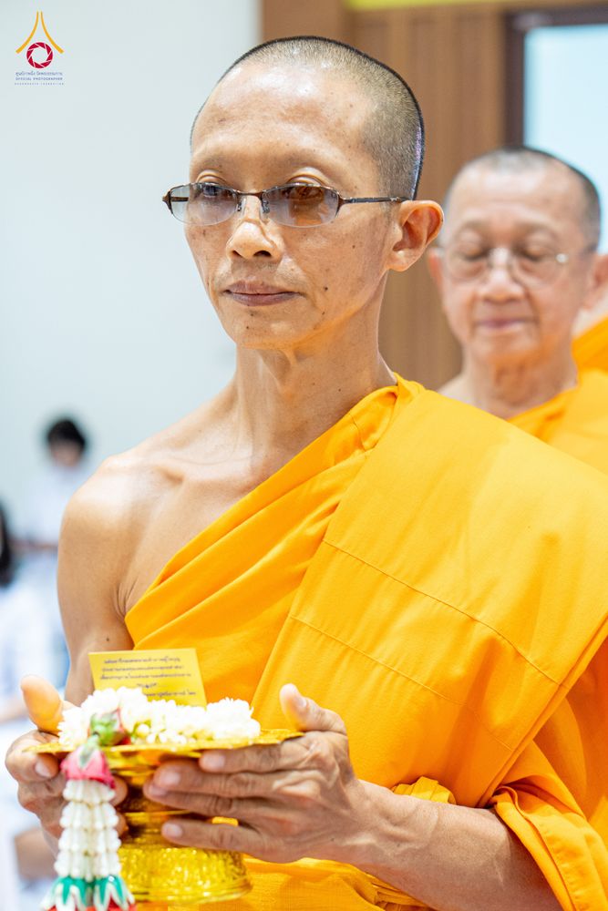 ภาพ No.336270:วันจันทร์ที่ 22 มิถุนายน พ.ศ.2569 พิธีอัญเชิญพระธรรมกาย และบรรจุพระบรมสารีริกธาตุ  ภายในเกศดอกบัวตูม องค์พระประธาน ณ อาคารสมปรารถนา วัดกลางธนรินทร์ ต.บ้านแป้ง อ.พรหมบุรี จ.สิงห์บุรี